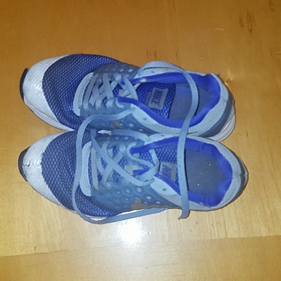 Nike Shoes - Picture 3 of 3